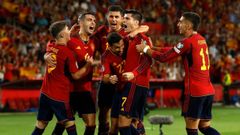 Los jugadores de la selecci�n espa�ola.Los jugadores de la selecci�n espa�ola celebran un gol