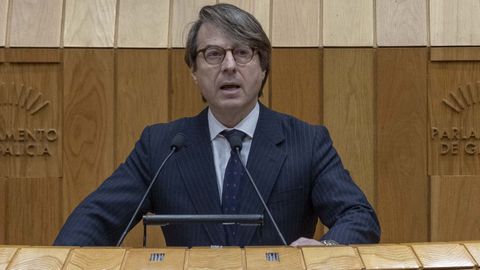 El conselleiro de Facenda, Miguel Corgos, defendiendo el proyecto de ley sobre inteligencia artificial.