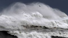 Temporal de olas en la zona de la desembocadura del r�o Nal�n