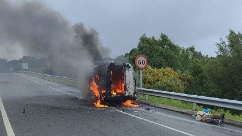 El coche empez a arder en plena A-6