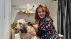 Mar�a S�nchez con uno de sus clientes de cuatro patas