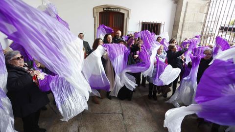 Los abanicos de las Mulleres Empresarias fueron la parte m�s vistosa del acto