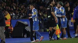 Momento en que Yeremay se retira del campo tras ser sustituido en el partido del sbado