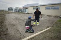 Las obras se ejecutan en la parte trasera del gimnasio, sobre unos terrenos bald�os. 