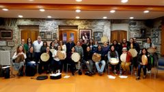 Curso de panderetas impartido en Toxos e Froles.