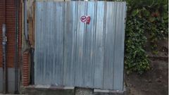 Camino cortado entre la Avenida del mar y Costa Verde, Oviedo