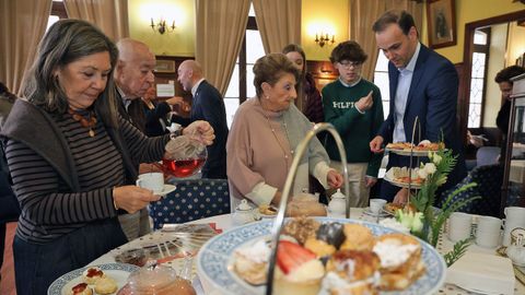 Pastas, s&aacute;ndwiches y scones acompa&ntilde;aron a los t&eacute;s, elaborados con un mimo exquisito.