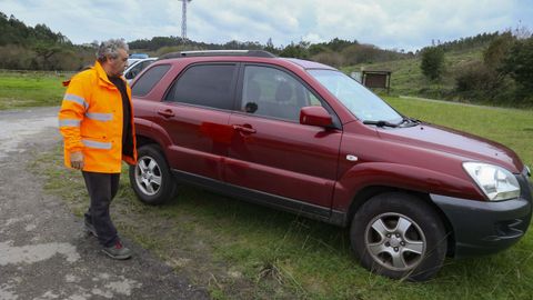 En la imagen, el veh�culo del madrile�o desaparecido en Mux�a, que qued� estacionado cerca de la playa de Os Mu��os.