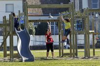 Ni�os y no tan ni�os se lanzaron a estrenar la nueva estructura en la soleada ma�ana de ayer. 