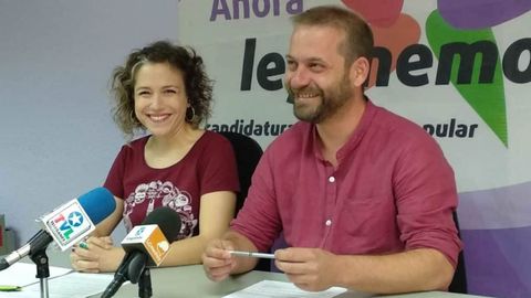 Los errejonistas Eva Mart�nez y  Fran Mu�oz, que se presentar�n por Leganemos