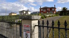 Tres de las seis viviendas unifamiliares, en la zona de L�ngara, que se deben demoler por sentencia judicial firma