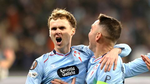 El jugador del Celta Williot Swedberg, celebrando uno de sus goles en la Europa League.