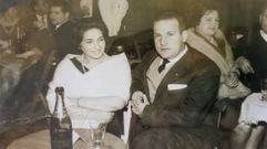 Aquilino G�mez, con su esposa Jesusa Fern�ndez, en una cena de fin de a�o