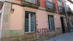 Eliminaci�n de pintadas en el casco viejo de Ourense.