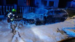 Arde un coche Skoda familiar ante el colegio de O Feal