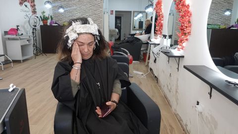 Ofelia, que se emociona por momentos, dice que poder ir a la peluquer�a �es un desahogo�.