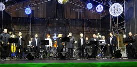 La Trova Coru�esa act�a de nuevo ma�ana, desde las 19.00 horas, en la plaza de Mar�a Pita y sigue distribuyendo sus discos en la Cocina Econ�mica a cambio de alimentos perecederos.