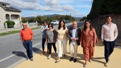 La alcaldesa de Meis, Marta Gir�ldez, con el diputado provincial, Javier Tour�s, y otras personalidades
