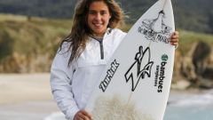 Isa Gundín, una de las mejores surfistas de Europa de su edad