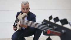 Jorge es uno de los bajistas de la Panorama