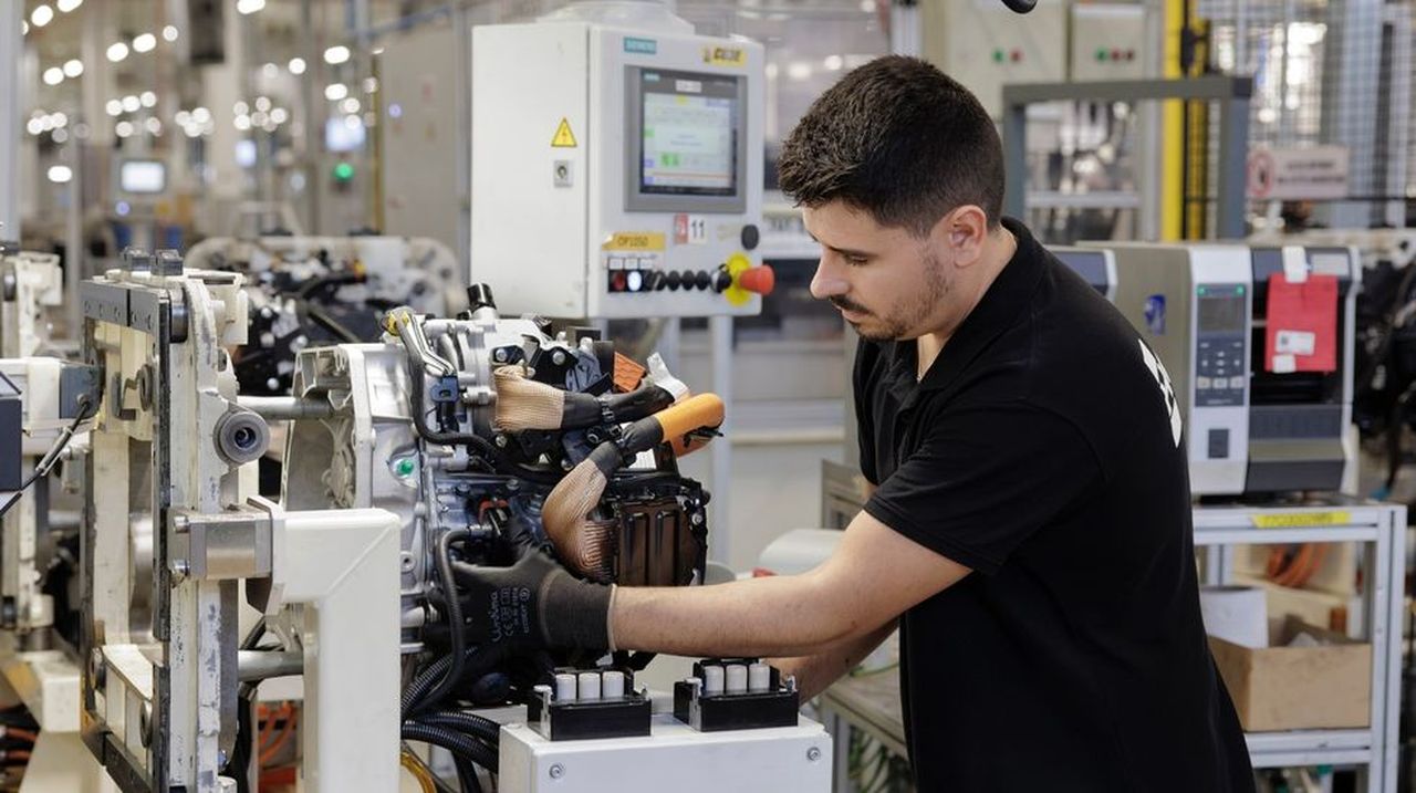 Luz verde de la Eurocámara al plan de 2,7 millones para recolocar trabajadores despedidos de la automoción gallega