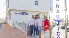 Roberto y Mar�a con sus hijos Candela y Diego, ayer.