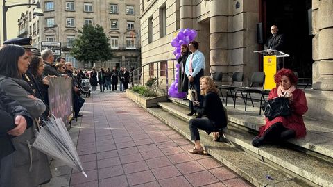 Acto del 25N a las puertas de la subdelegacin del Gobierno en Ourense.