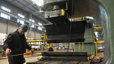 TALLER DE BLOQUES CURVOS DE NAVANTIA FENE