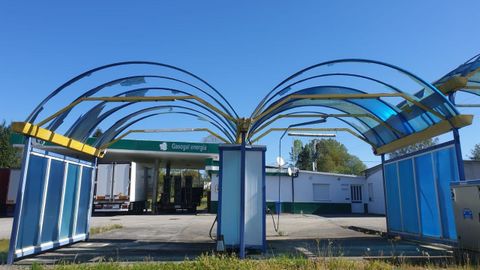 Gasolinera cerrada en la parroquia de Lanzs (Vilalba) 