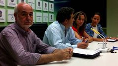 El presidente de Amencer, Carlos Godoy, a la izquierda, firm� el convenio con el alcalde