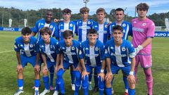 �lex Montero (tercero por la izquierda, arriba) antes de un encuentro del juvenil A del Deportivo