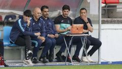 Dani Ll�cer, a la derecha del banquillo ourensano, el pasado domingo