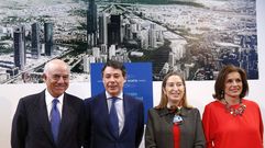 La ministra de Fomento, Ana Pastor (2d); el presidente de la Comunidad de Madrid, Ignacio Gonz�lez (2i); la alcaldesa de la capital, Ana Botella; y el presidente del BBVA, Francisco Gonz�lez, durante la presentaci�n del proyecto Distrito Castellana Norte
