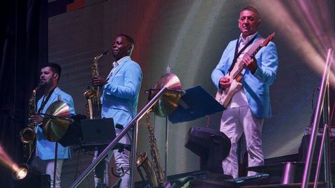 Unha imaxe de Los Sat�lites en Ribeira 