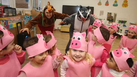 No CEIP San Tom� disfrazaronse de personaxes de contos