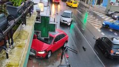 Los veh�culos accidentados en la avenida de Fisterra