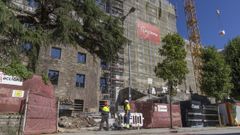 Obras en el antiguo Hospital Xeral de Galicia, en Santiago, que abrir en septiembre como residencia 