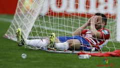 Joselu se lamenta en el Granada-N�stic