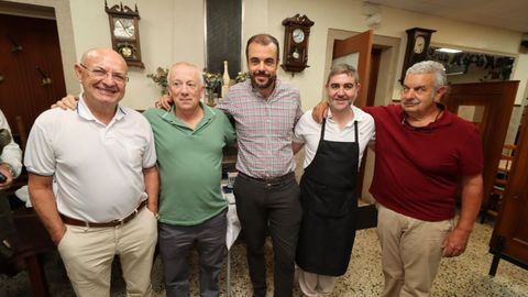 COMIDA DE DESPEDIDA A JAVIER MARCOS BARREIRO, JEFE DE ESCUADRON DE VIGILANCIA AEREA DEL BARBANZA EN EL RESTAURANTE BENJAM�N DE ROIS
