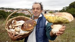 Este otoo todava no se haban visto escenas como esta, de un aficionado con el cesto lleno de boletus y cerrotas en Chantada