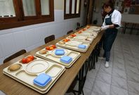 La ayuda municipal cubre alrededor de un 44 % de los gastos del comedor social de C�ritas. 