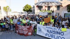 La concentraci�n reuni� a numerosos miembros de la comunidad educativa del colegio burelense