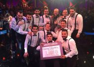 Los chicos de la charanga, acompa�ados por Santiago Segura en el plat�, recibieron mil euros de premio.