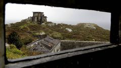 La bater�a militar de Baiona, en ruinas