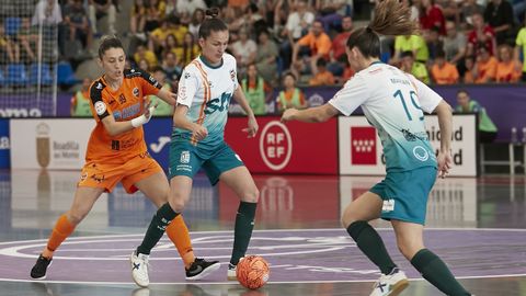 Consuelo, ante Emilly en la final de la Copa de la Reina 2023.