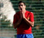 El delantero malague�o lamenta una de las ocasiones que desperdici� su equipo en Madrid.