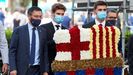 Bartomeu, a la izquierda, durante la ofrenda floral con motivo de la Diada de Catalu�a