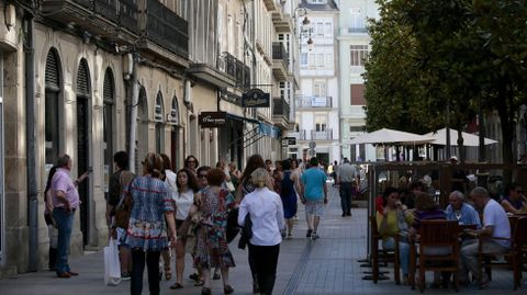 A Raa. Es la calle ms exclusiva de Lugo. El metro cuadrado de alquiler comercial se sita en 480 euros. 