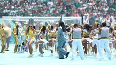 Shakira ya actu� en la ceremonia inaugural en el Estadio Azteca de la Ciudad de M�xico.