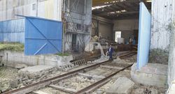 La potente lancha fue hallada en una nave de la antigua empresa Roseva, que ahora est� vac�a.